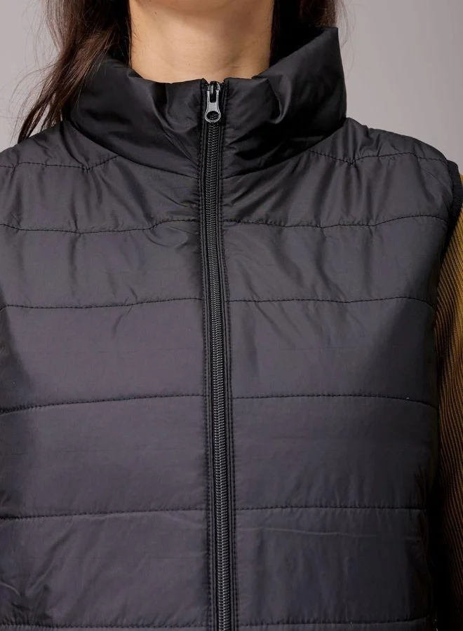 مرفوعة Women Regular Fit Solid High Neck Sleeveless Quilted Jacket